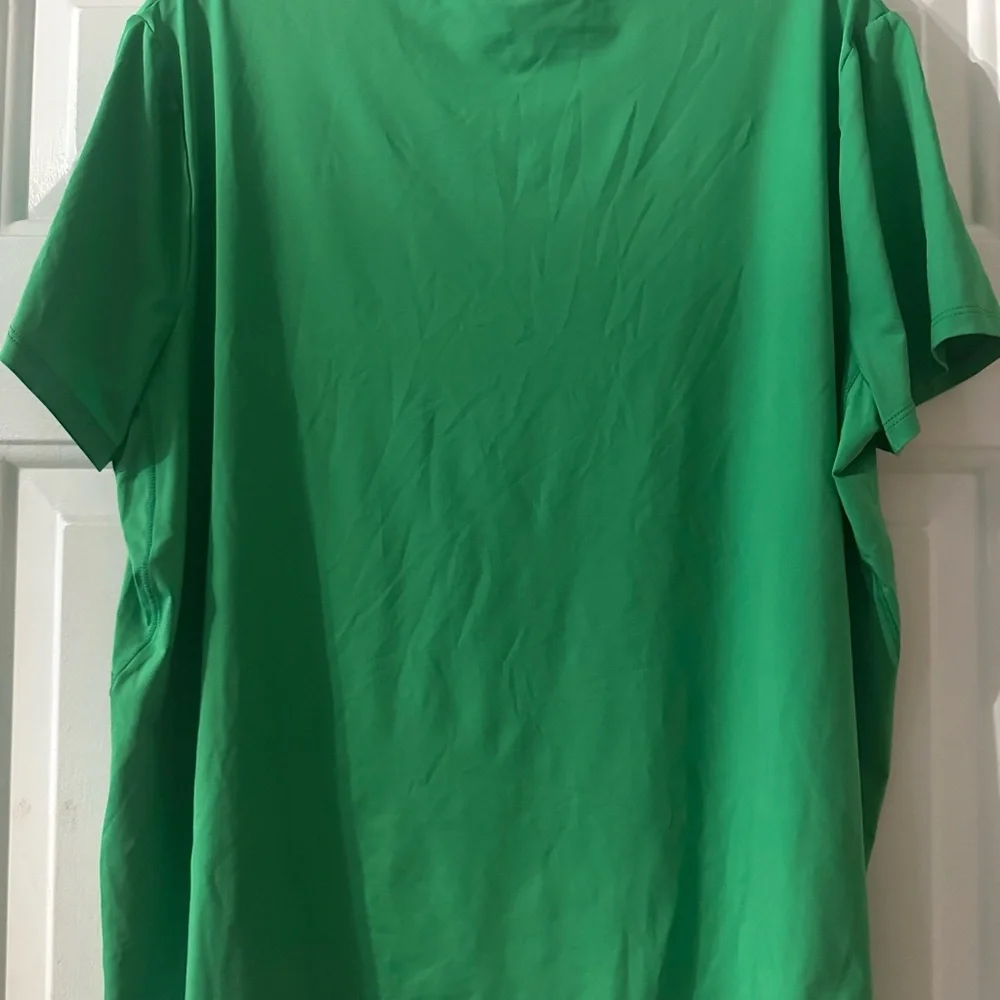 Nike‎ Dri-Fit Green Performance Crewneck Tee Women’s. Size XL